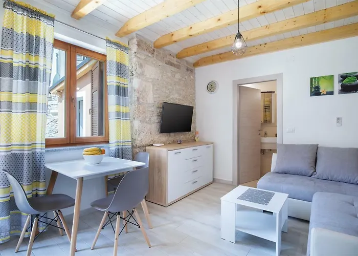 Leonardo&mak Διαμέρισμα Πούλα