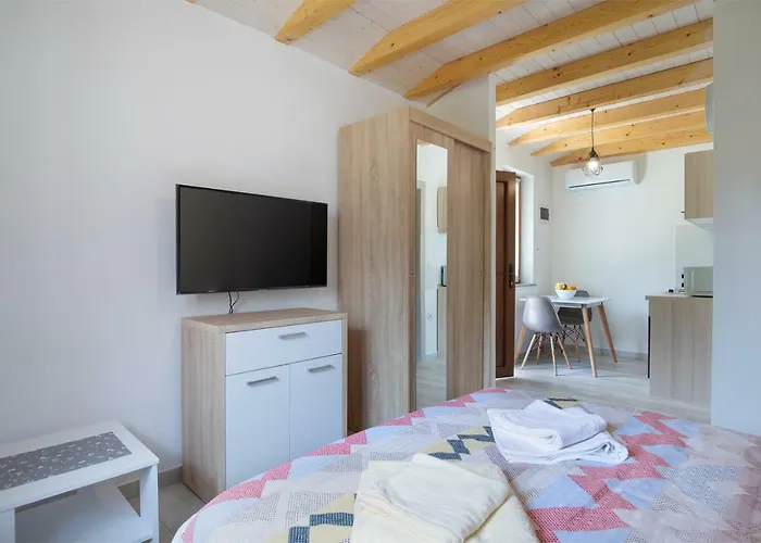 Leonardo&mak Lejlighed *